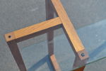 Avlastningsbord. "Brutus", glas/ek, Engelsson, tidigt 2000-tal.