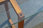 Avlastningsbord. "Brutus", glas/ek, Engelsson, tidigt 2000-tal.