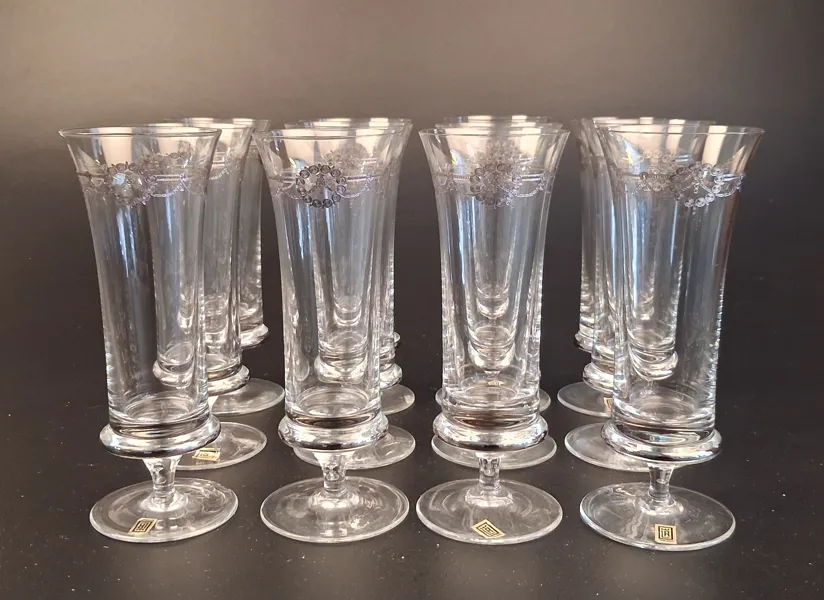 12 Ölglas. LR. Tjeckoslovakien.