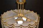Takplafond. Gulmetall, etsat & slipat glas med prismor, 1900-talet.