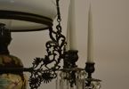 Takfotogenlampa. Majolika, 1800-talet.
