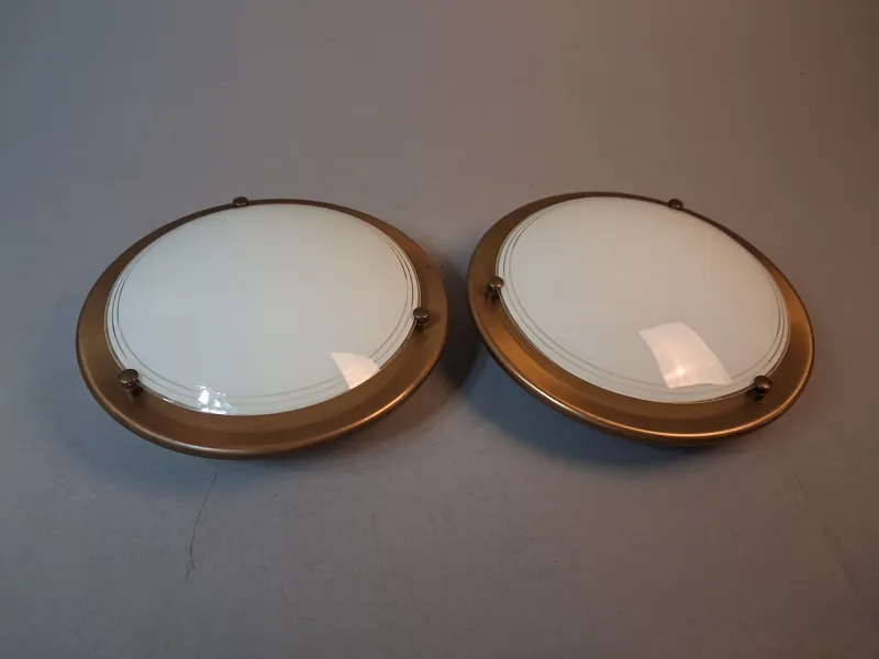 2 Taklampor, plafond. Glas & metall.