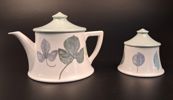 Te kanna & Sockerskål. Susan Williams-Ellis. Britain, "Seasons Collection-löv".