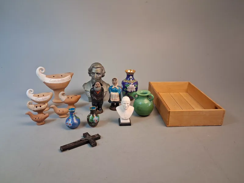 Diverse. Bl.a Lergökar m.m.
