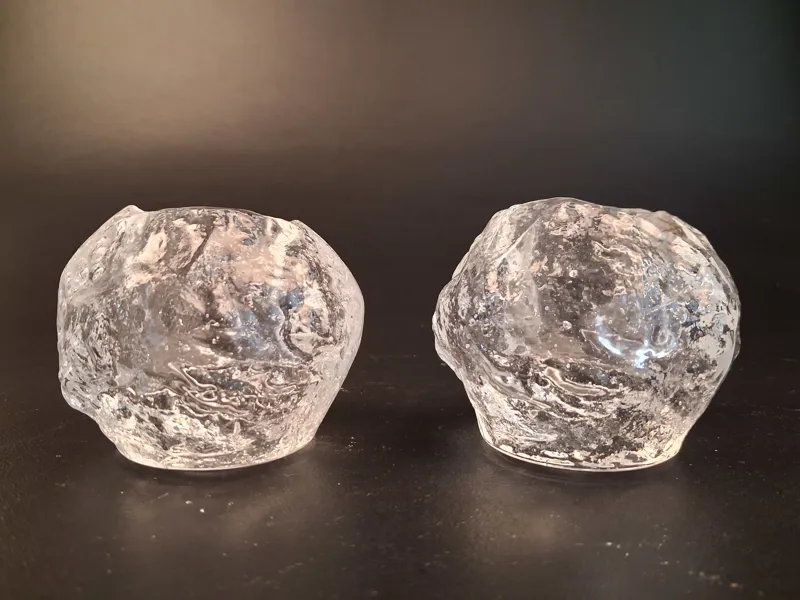 ANN WÄRFF. 2 Ljuslyktor "Snöboll", Kosta Boda.