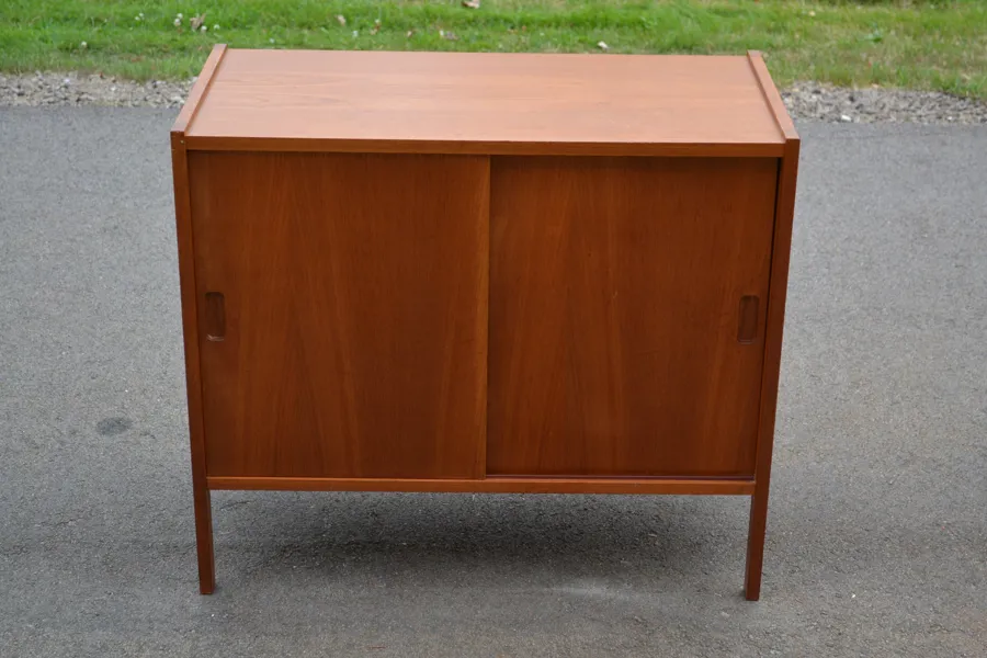 Skåp. Teak, 1950/60-talet.