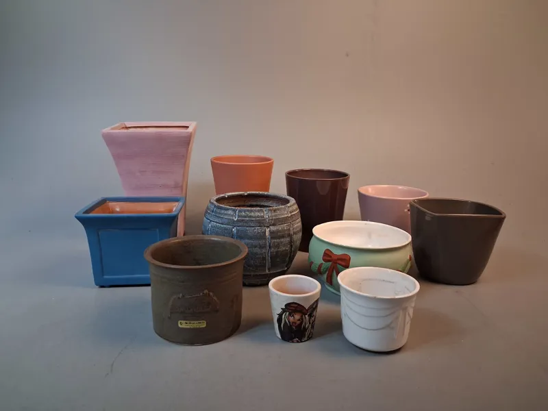 Diverse ytterfoder/krukor.