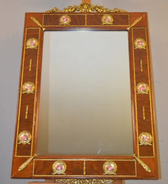 Spegel. Louis XVI-stil, 1900-talet.