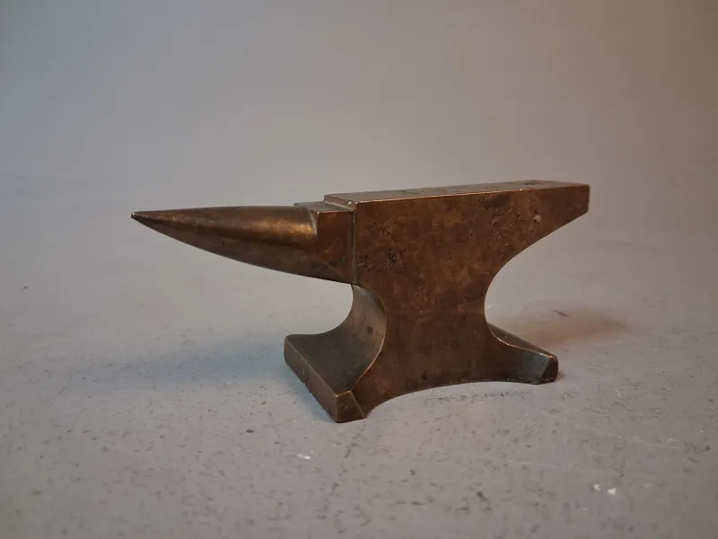 Smyckesstäd. Malm.
