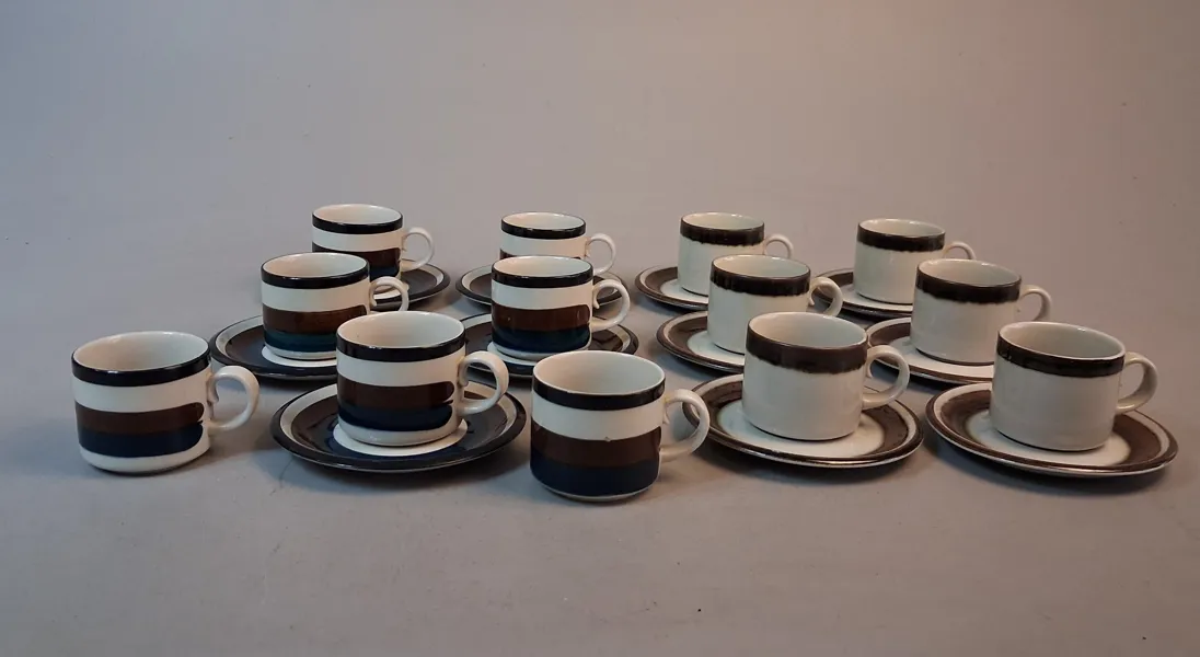 Kaffekoppar & fat. "Karelia" & "Kaira", Arabia.