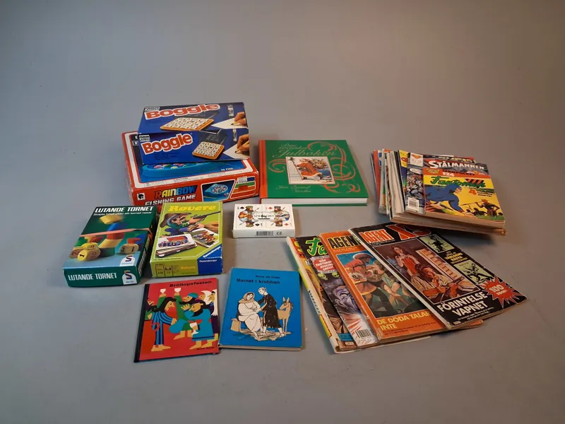 Diverse böcker, spel & serietidningar.