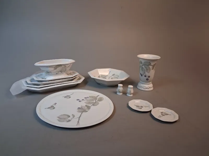 Servisdelar, Uppläggningsfat m.m. "Classic Rose", "Maria Björnbär" Rosenthal.