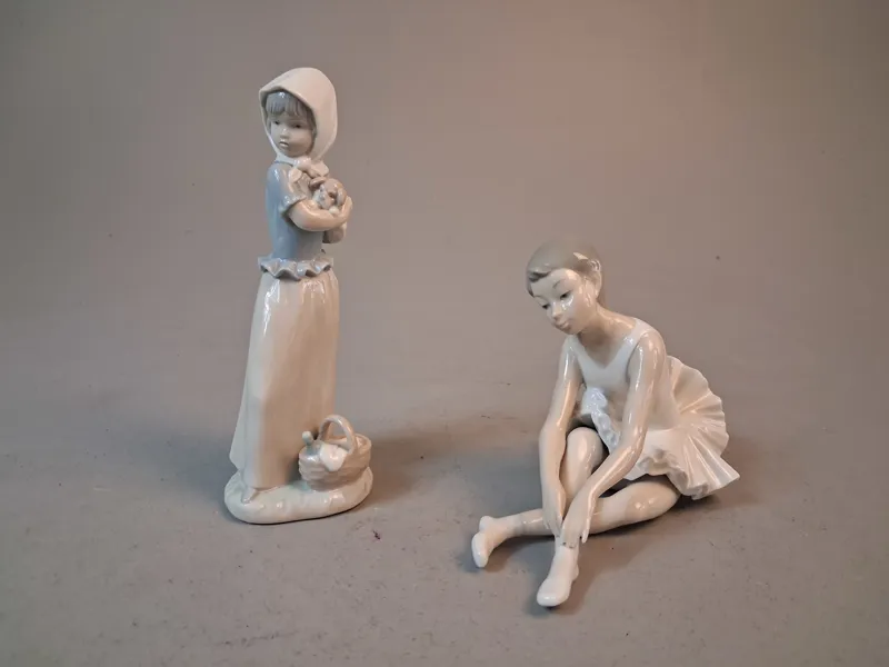 2 Figuriner. Nao.