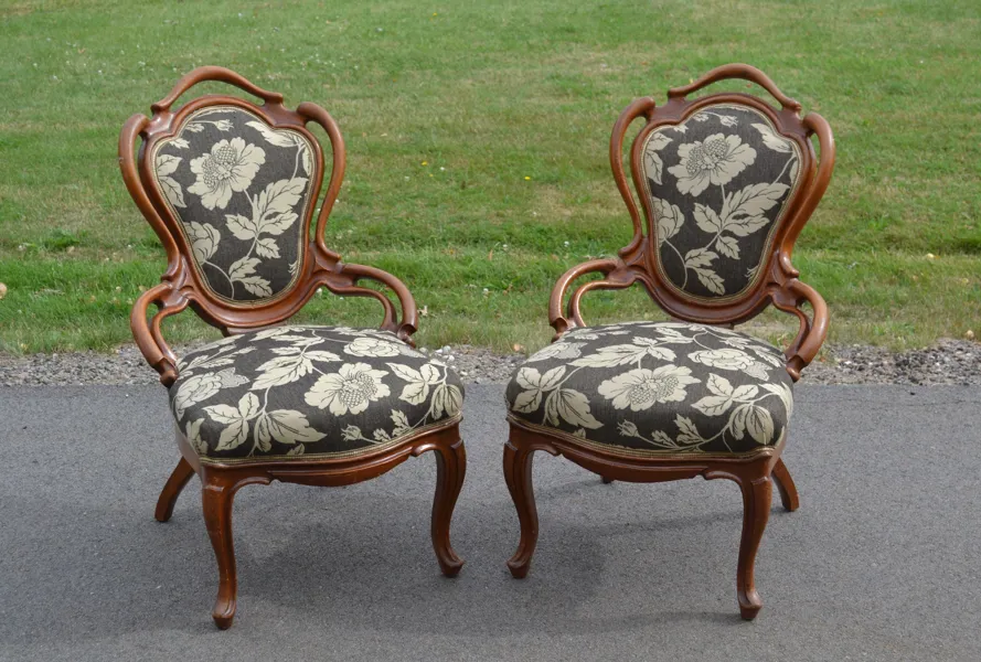 2 Stolar. Rokoko-stil, 1800/1900-talet.