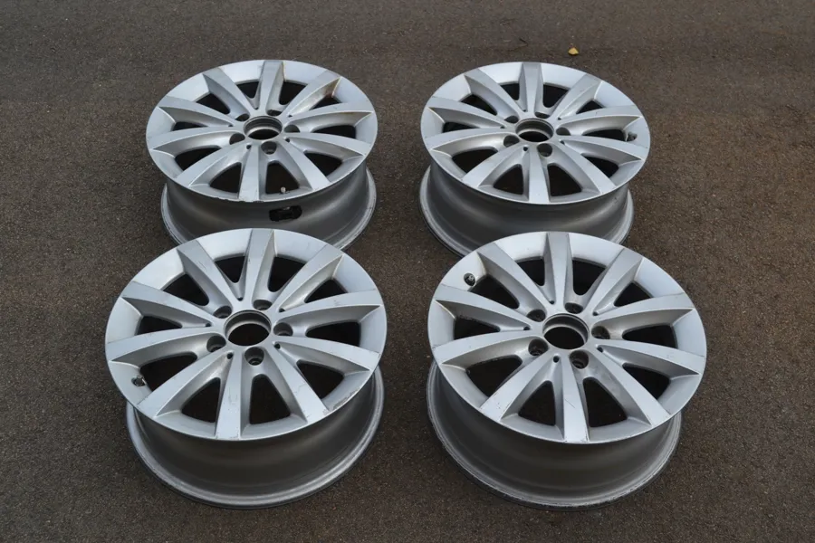 4 Aluminiumfälgar till Mercedes.