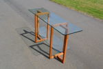 Avlastningsbord. "Brutus", glas/ek, Engelsson, tidigt 2000-tal.
