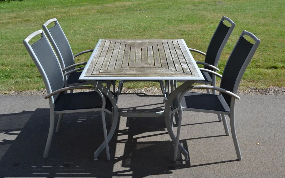 Trädgårdsgrupp. 5 Delar, metall & teak.