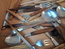 Bestick, teak, omaka. Ca: 60 delar.