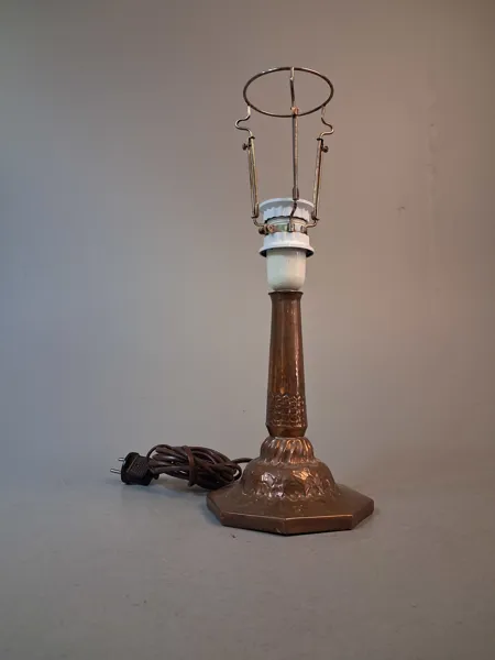 Bordslampa, koppar, Jugend, sekelskiftet 1900.
