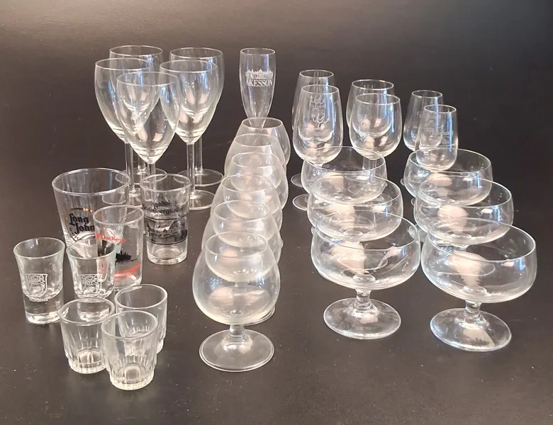 Diverse spritglas.