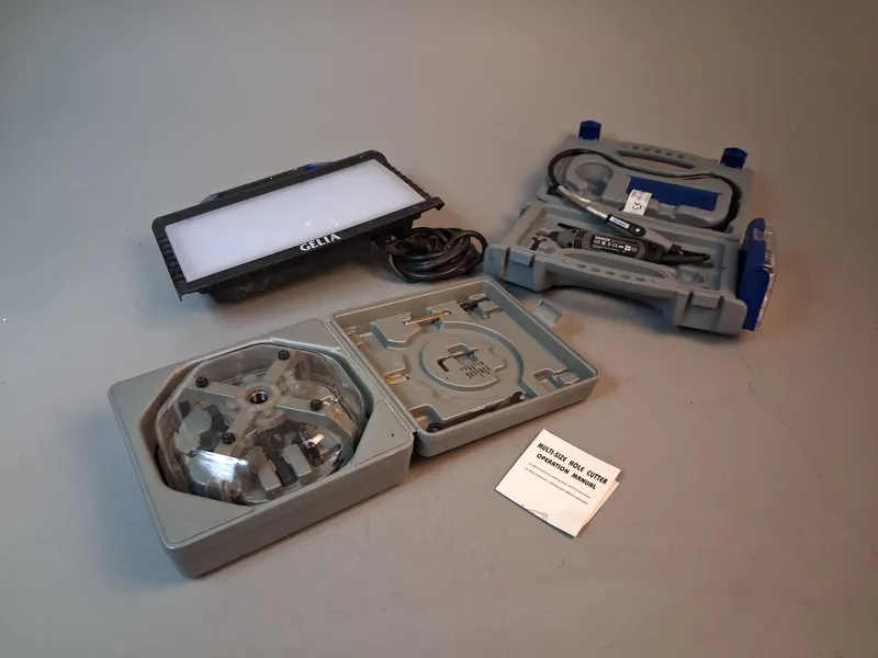 Dremel maskin. Gelia bygglampa & Multi-size hole cutter.