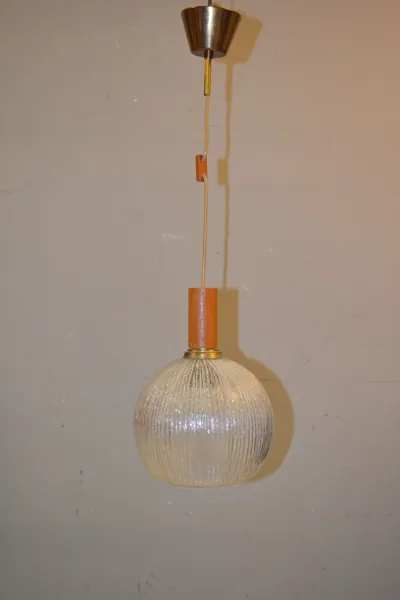 Taklampa. Teak & glas, 1950/60-talet.
