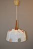 Taklampa. Teak, textil & glas, 1950/60-talet.