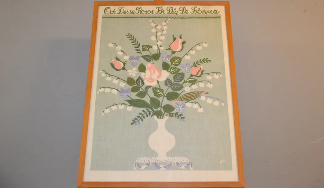 LISBET JOBS. Textiltryck, "Och dessa rosor för dig de blomma", Jobs Handtryck, Leksand.