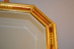 Spegel. Samtida, plastmassa, fasettslipat glas.