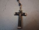 Halsband. Krucifix.