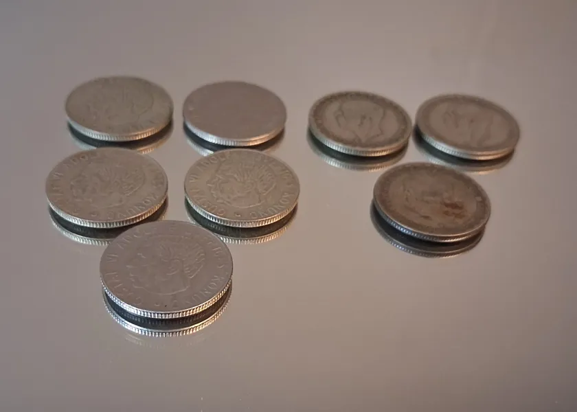 8 Stycken 1 kronor, silver, 1943,1945 & 1968.