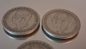 8 Stycken 1 kronor, silver, 1943,1945 & 1968.