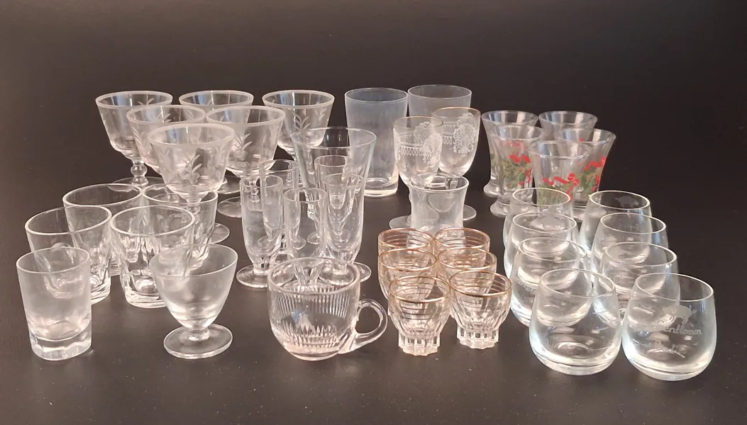 Diverse spritglas.