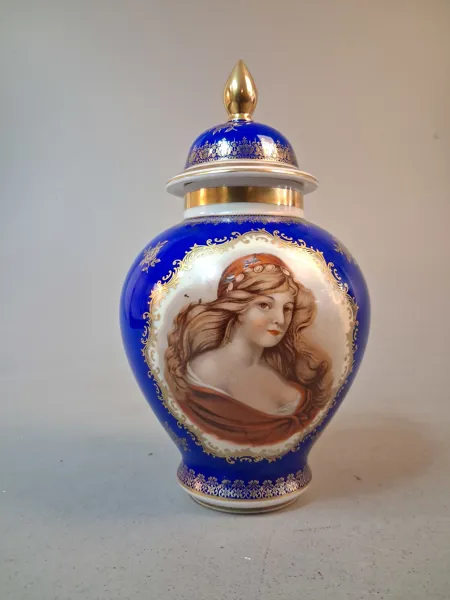 Lockurna. Porslin, Schumann Arzberg. Bavaria.