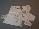 Diverse textil. Mestadels dukar.