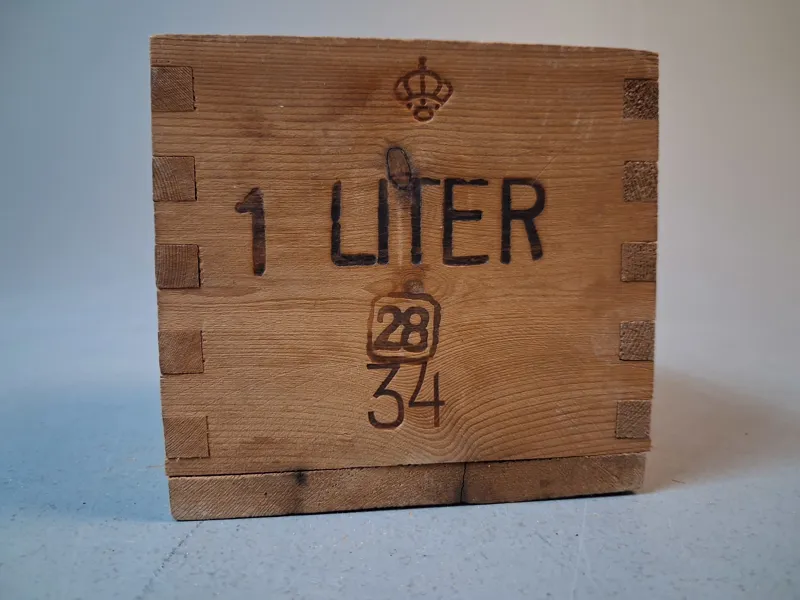 Krönt trämått, 1 Liter, kronmått.