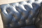 Chesterfield. 3 Sits-soffa, skinn.