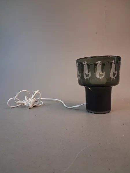 Bordslampa. Owe Sandberg. Hans Ove sandberg. Skadad.