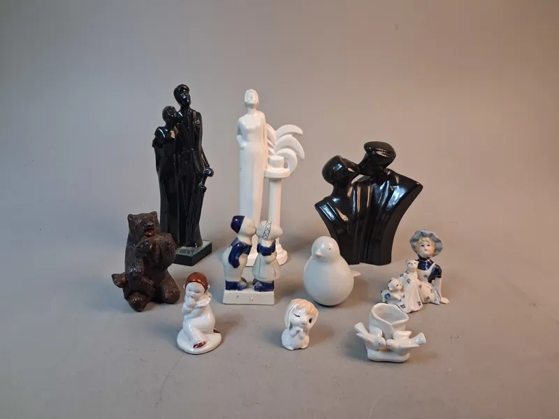 Diverse figuriner. Bl.a JIE.