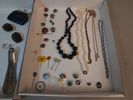 Diverse Bijouterier, mynt, pins m.m.