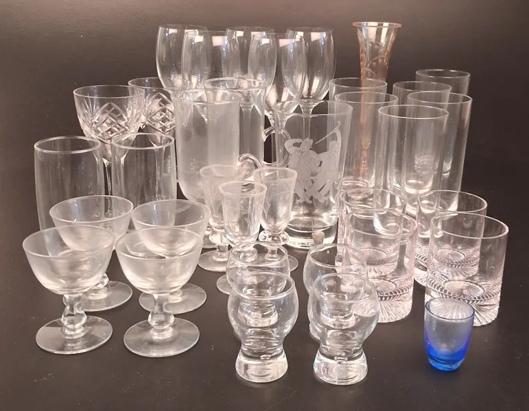 Diverse spritglas.