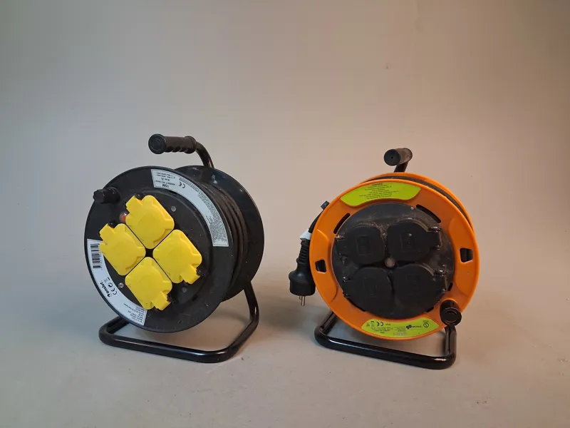 2 Kabelvindor, 15m & 20m.