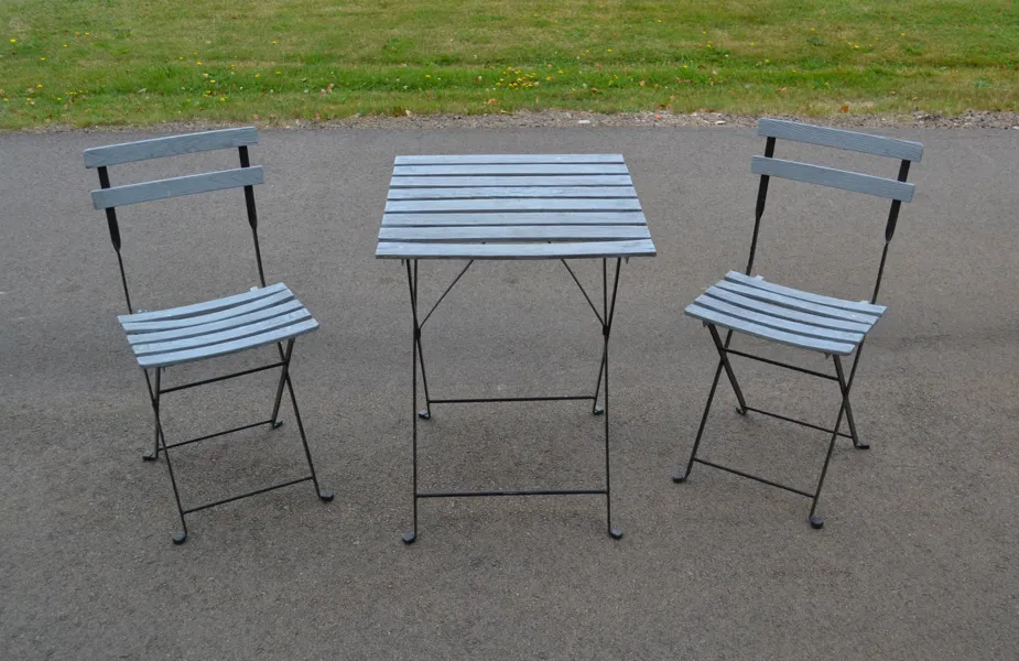 Cafémöbler. 3 Delar, metall & trä, hopfällbart.