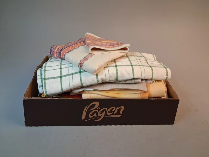 Diverse textil. Bl.a Dukar.