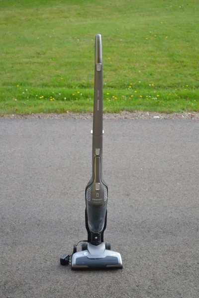 Dammsugare. 2 i 1, Grundig Cyclonic 21.6V.