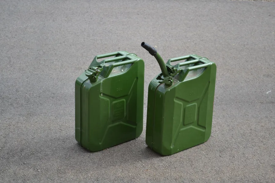 2 Bränsledunkar. 20 Liter, Biltema.