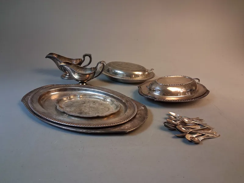 Diverse. Bl.a nysilver.