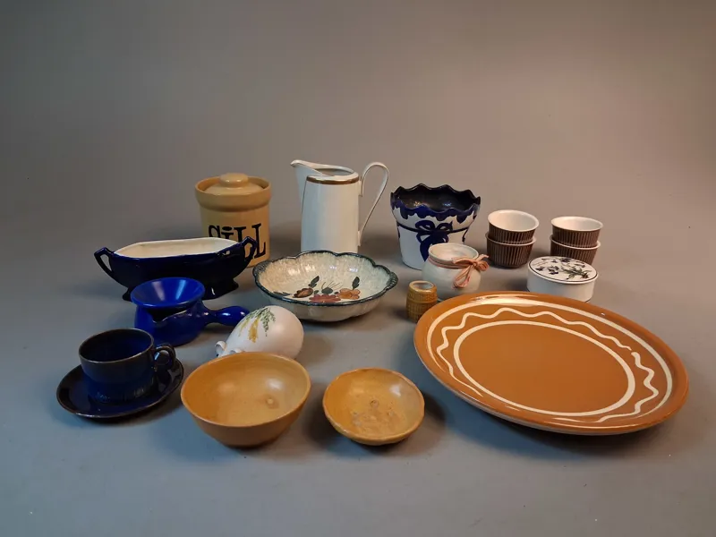 Diverse porslin & keramik. Bl.a mus Ahla keramik m.m.