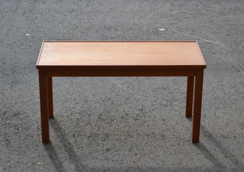 Sidobord. Teak, 1950/60-talet.