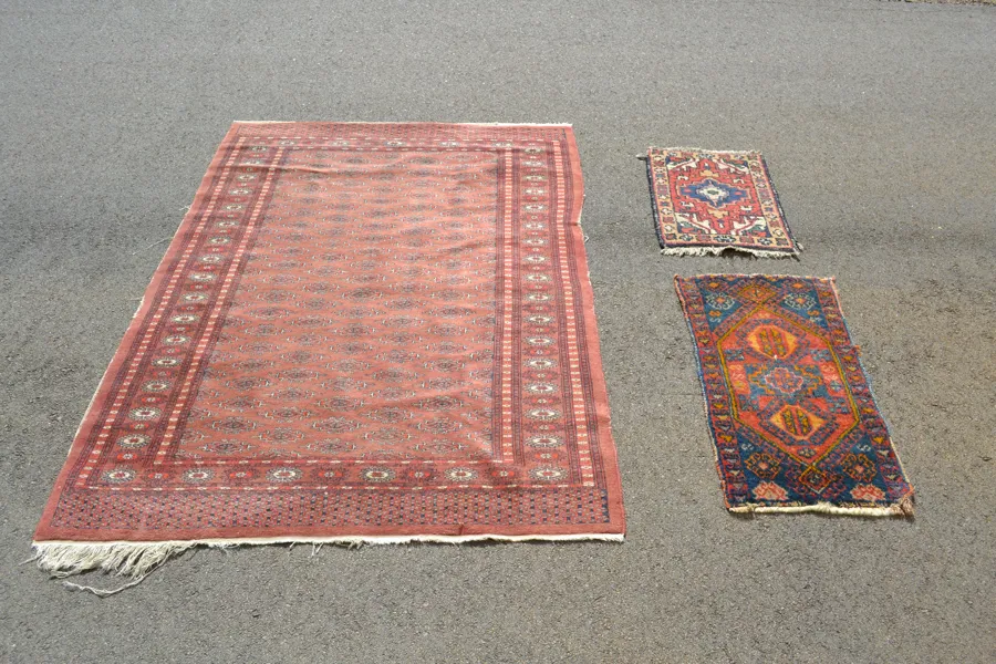 3 Orientaliska mattor.